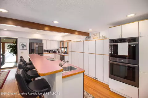 Kitchen - 164 E Newman Rd, Williamston, MI 48895 photo 1 of 4