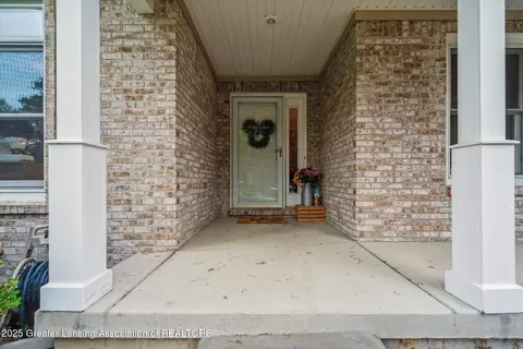 1058 Buckingham Rd, Haslett, MI 48840 photo 5
