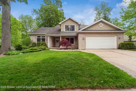 1058 Buckingham Rd, Haslett, MI 48840