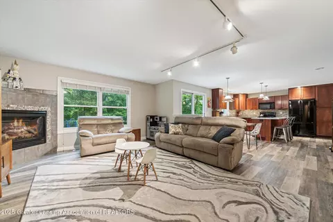 1058 Buckingham Rd, Haslett, MI 48840 photo 11