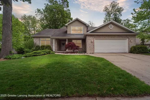 1058 Buckingham Rd, Haslett, MI 48840 photo 3