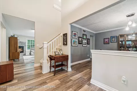 1058 Buckingham Rd, Haslett, MI 48840 photo 7