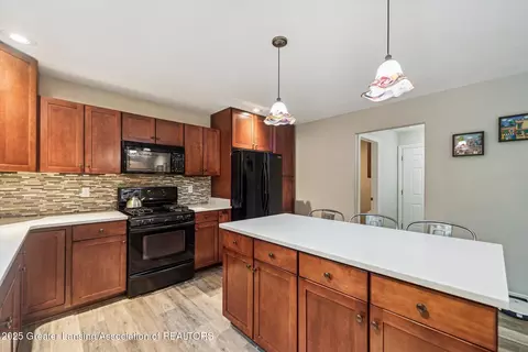 1058 Buckingham Rd, Haslett, MI 48840 photo 19
