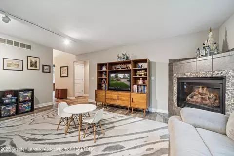 1058 Buckingham Rd, Haslett, MI 48840 photo 13