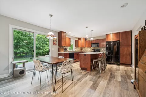1058 Buckingham Rd, Haslett, MI 48840 photo 14