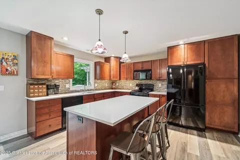 1058 Buckingham Rd, Haslett, MI 48840 photo 16