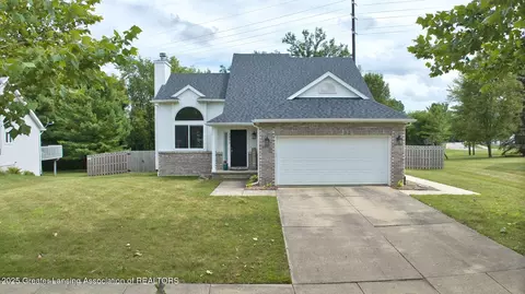 1541 Downing St, Haslett, MI 48840