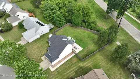 View/Area - 1541 Downing St, Haslett, MI 48840 photo 2 of 4