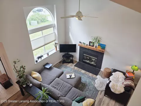 Living - 1541 Downing St, Haslett, MI 48840 photo 2 of 2