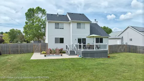 Exterior - 1541 Downing St, Haslett, MI 48840 photo 4 of 5