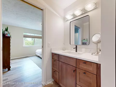 Bath - 1541 Downing St, Haslett, MI 48840 photo 3 of 5