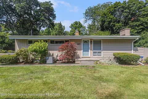 5671 Buckingham Rd, Haslett, MI 48840