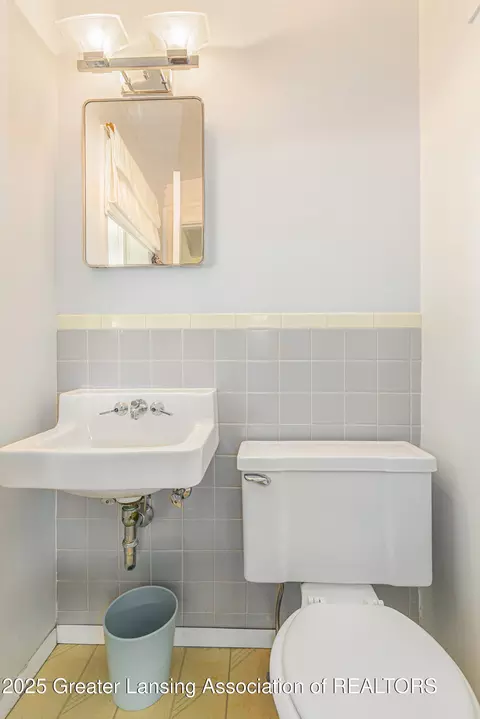 5671 Buckingham Rd, Haslett, MI 48840 photo 7