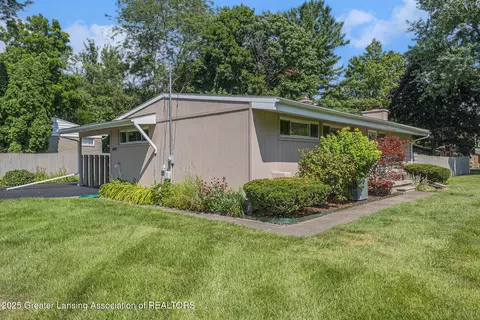 5671 Buckingham Rd, Haslett, MI 48840 photo 2