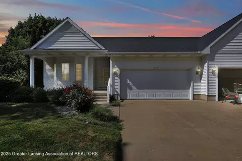 206 W Park St, Saint Johns, MI 48879