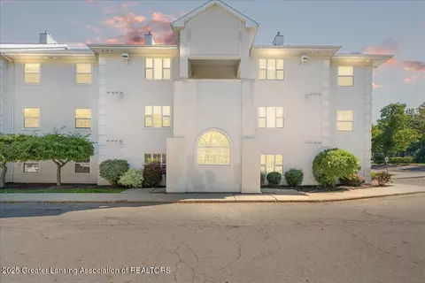268 W Saginaw St #103, East Lansing, MI 48823