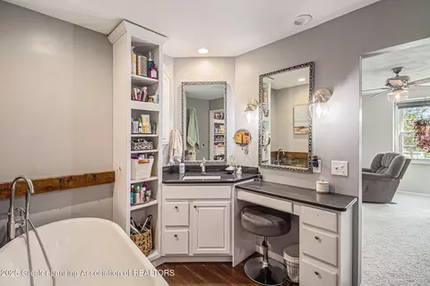 Bath - 3210 Old Hickory Trl, Dewitt, MI 48820 photo 3 of 7