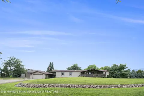 5773 N Seymour Rd, Owosso, MI 48867