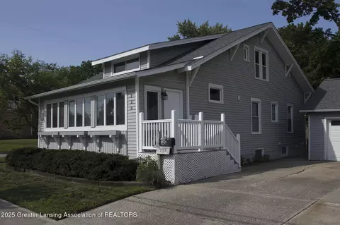 228 W Main St, Grand Ledge, MI 48837