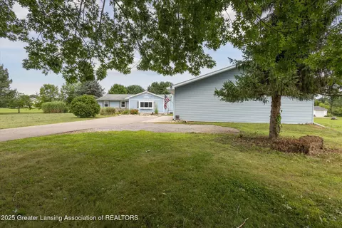 Exterior - 10619 Barnes Rd, Eaton Rapids, MI 48827 photo 2 of 6
