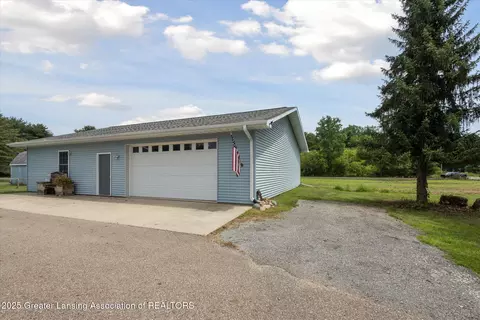 Exterior - 10619 Barnes Rd, Eaton Rapids, MI 48827 photo 4 of 6