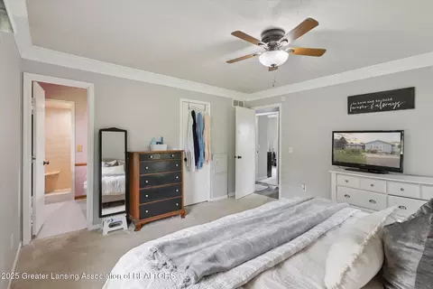 Bedroom - 10619 Barnes Rd, Eaton Rapids, MI 48827 photo 5 of 5
