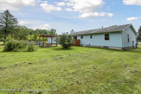 Exterior - 10619 Barnes Rd, Eaton Rapids, MI 48827 photo 5 of 6