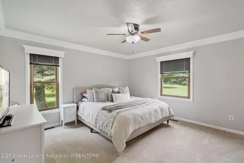 Bedroom - 10619 Barnes Rd, Eaton Rapids, MI 48827 photo 3 of 5