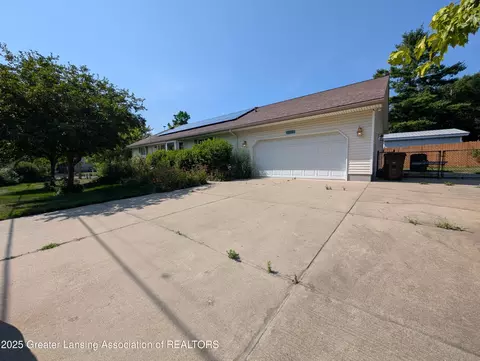 100 W Madison St, Dewitt, MI 48820