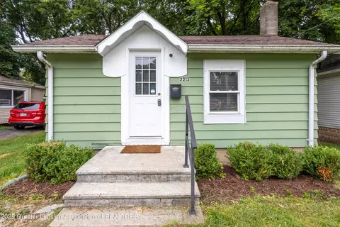 2213 Donora St, Lansing, MI 48910