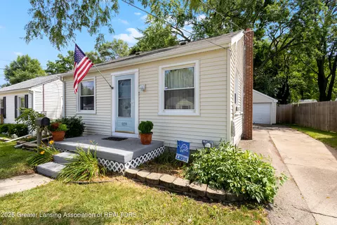1209 W Rundle Ave, Lansing, MI 48910