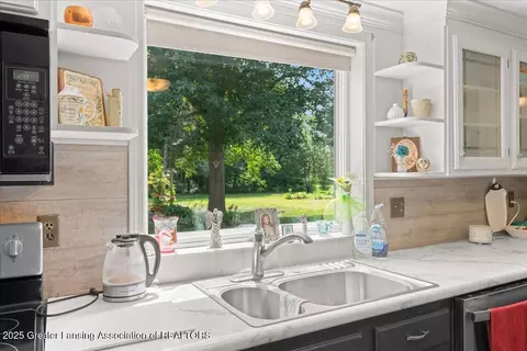 Kitchen - 9290 Maple Rd, Lyons, MI 48851 photo 2 of 4