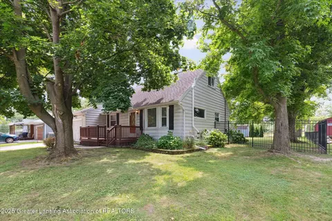 6920 Dickson Dr, Grand Ledge, MI 48837 photo 8