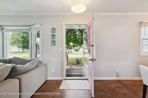 6920 Dickson Dr, Grand Ledge, MI 48837 photo 10