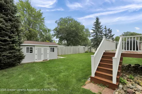 8961 Jacaranda Dr, Dimondale, MI 48821 photo 31