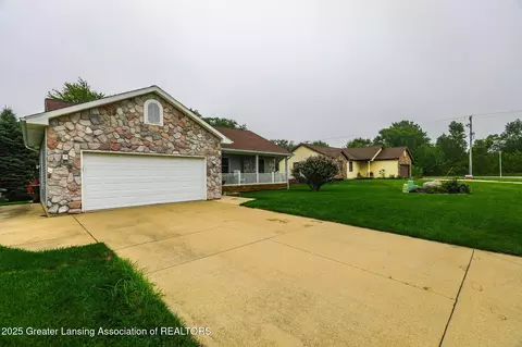 8961 Jacaranda Dr, Dimondale, MI 48821 photo 35