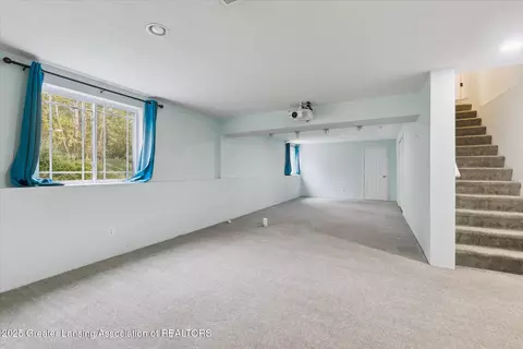 Living - 2685 Elderberry Dr, Okemos, MI 48864 photo 11 of 11