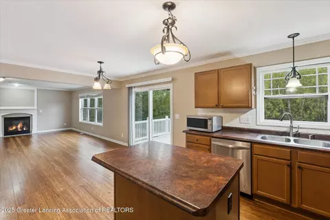 Living - 2685 Elderberry Dr, Okemos, MI 48864 photo 7 of 11