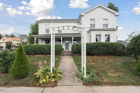 607 E Bridge St, Portland, MI 48875