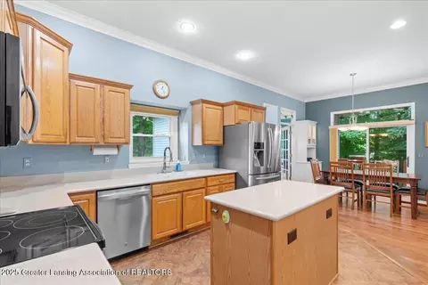 12935 Menominee Dr, Dewitt, MI 48820 photo 14