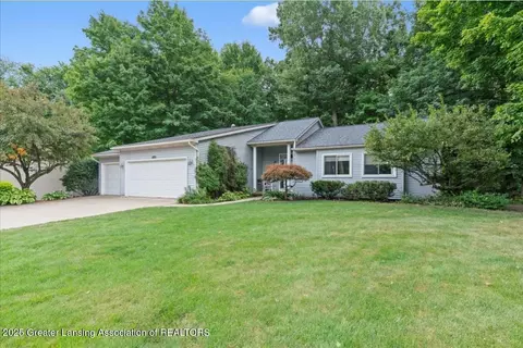 12935 Menominee Dr, Dewitt, MI 48820
