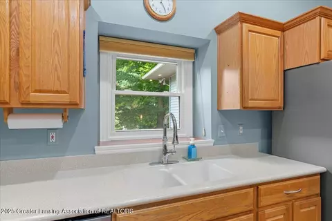 12935 Menominee Dr, Dewitt, MI 48820 photo 16