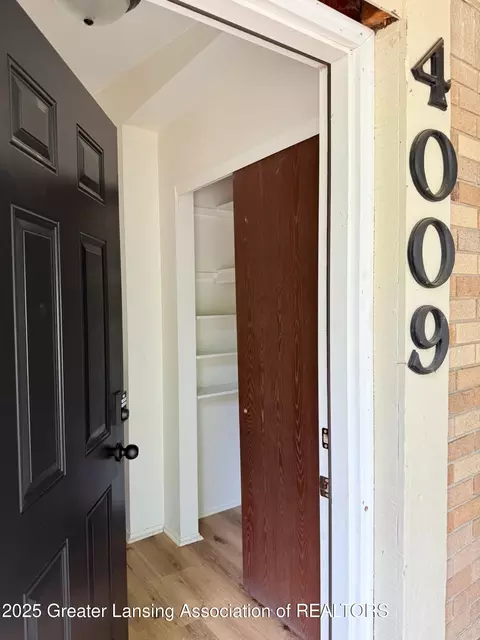 Entry Way - 4009 Heathgate Dr, Lansing, MI 48911 photo 1 of 3