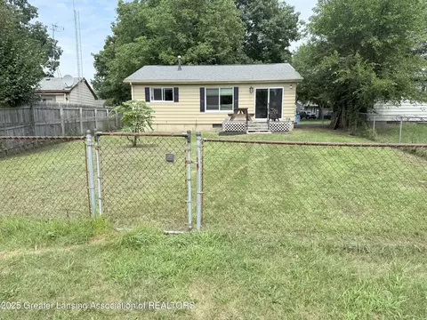 Exterior - 4009 Heathgate Dr, Lansing, MI 48911 photo 2 of 7