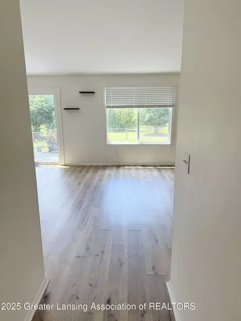 Entry Way - 4009 Heathgate Dr, Lansing, MI 48911 photo 3 of 3
