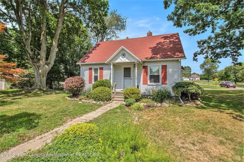 202 Pine St, Webberville, MI 48892