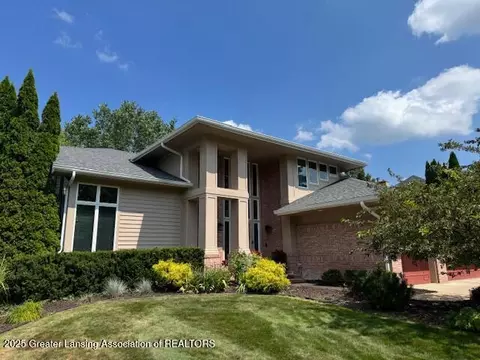 3660 Powderhorn Dr, Okemos, MI 48864