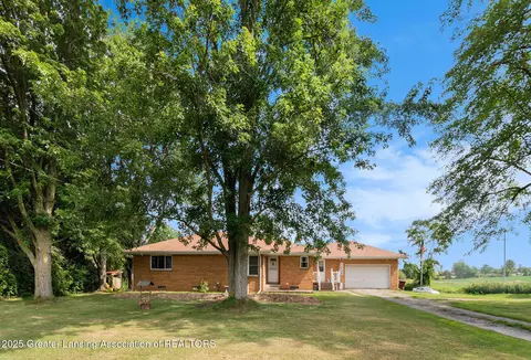 11566 W Grand River Hwy, Eagle, MI 48822