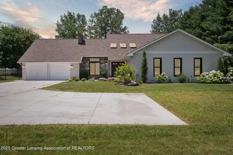 2605 College Rd, Holt, MI 48842