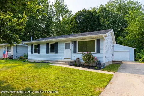 1907 Moffitt St, Lansing, MI 48911